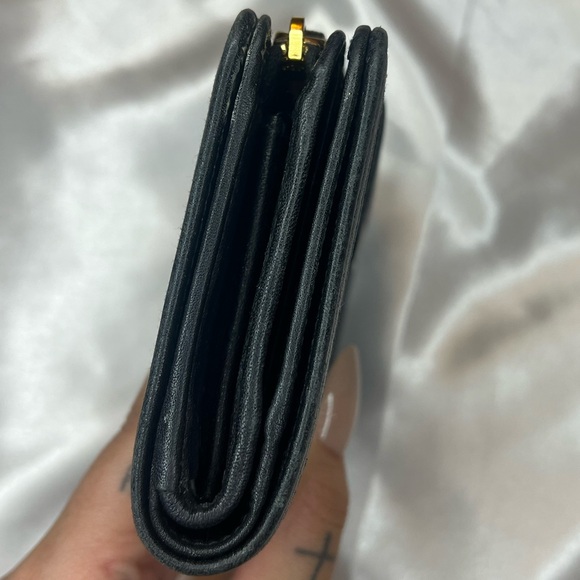 RARE Prada Black Vitello Move Compact Wallet - Picture 4 of 8